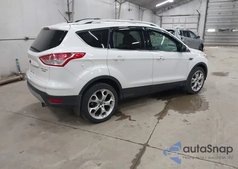 2013 Ford Escape Titanium z USA, uszkodzony, nr VIN 1FMCU9J9XDUB07019